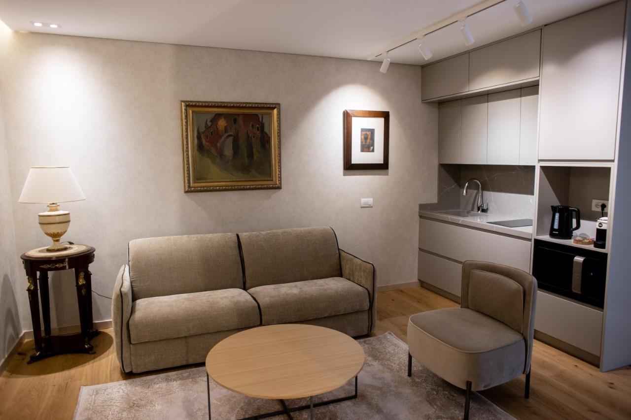 Seven Luxury Suites Τίρανα Εξωτερικό φωτογραφία